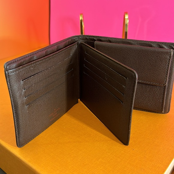 Louis Vuitton Damier Bifold Man’s wallet XL size Bif wallet for big man. - Picture 3 of 16